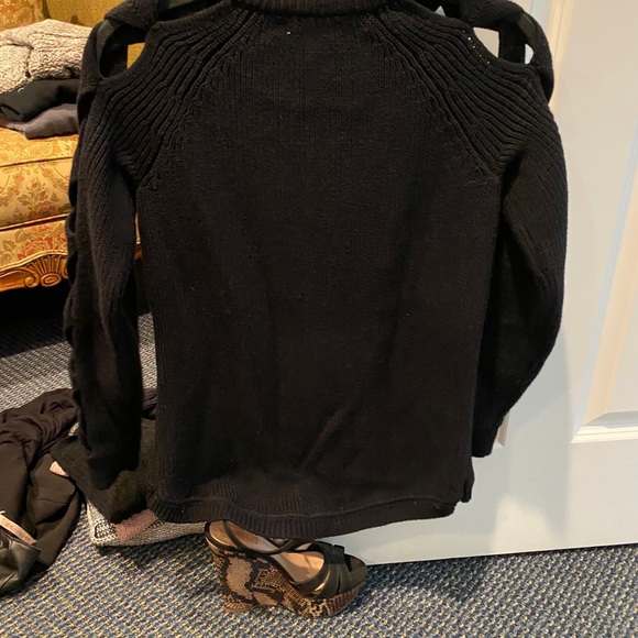 Milly Sweater xs braided peek a boo sleeves - Picture 2 of 4